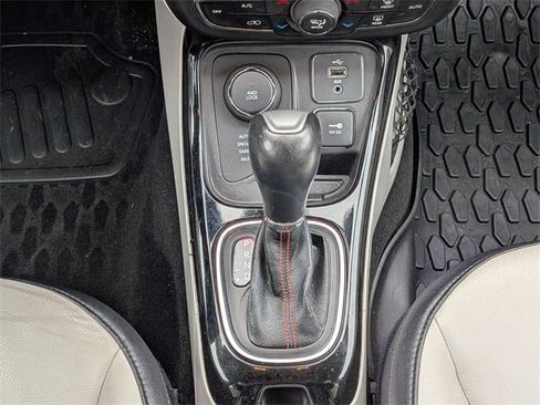 Certified 2017 Jeep Compass Limited w/ Navigation Group image 18