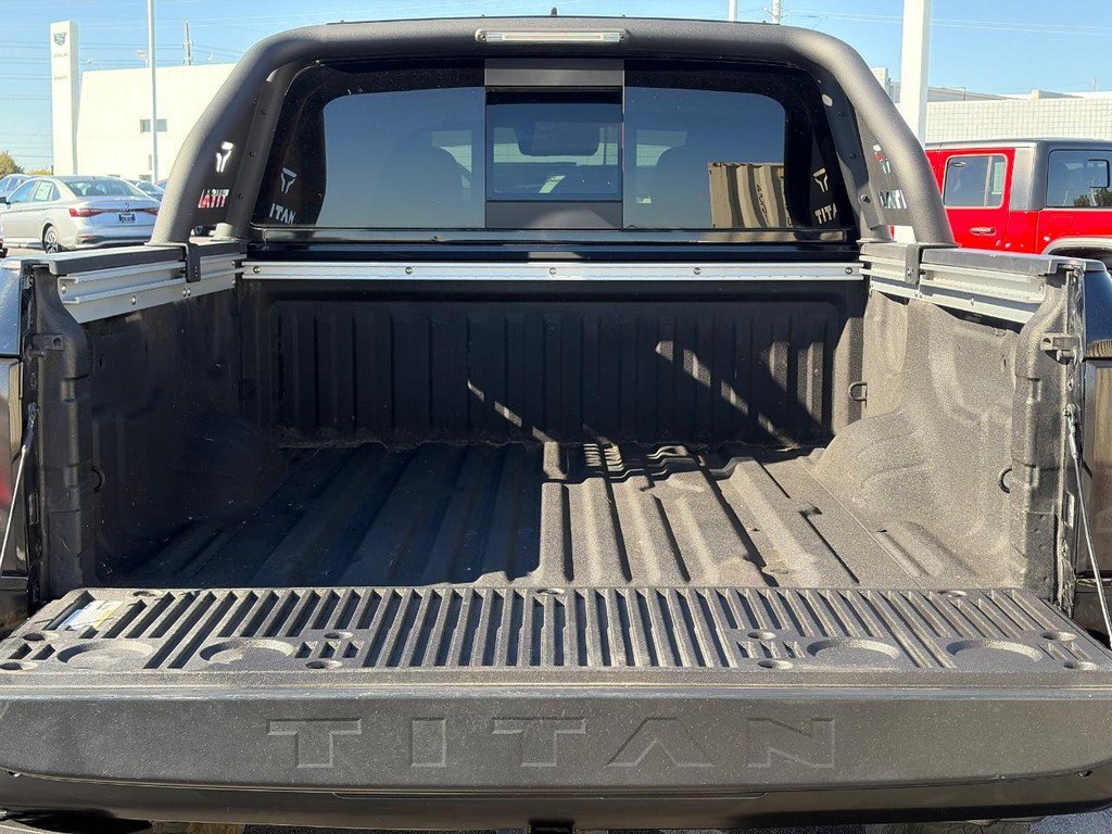 Used 2023 Nissan Titan PRO-4X w/ Pro-4x Convenience Package AWD/4WD image 8