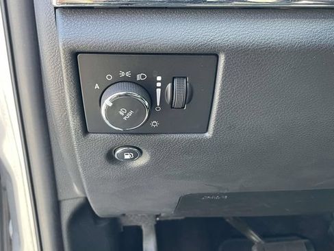 Used 2019 Jeep Grand Cherokee Limited AWD/4WD image 23