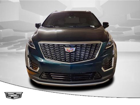 Used 2025 Cadillac XT5 Premium Luxury image 2