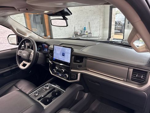 Used 2024 Ford Expedition XLT AWD/4WD image 47