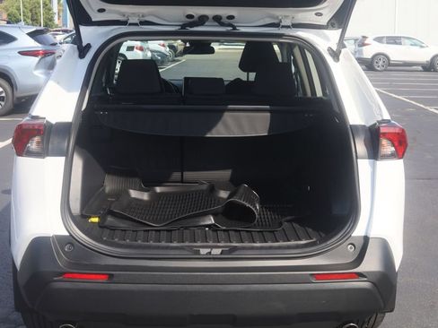 Used 2023 Toyota RAV4 LE AWD/4WD image 28