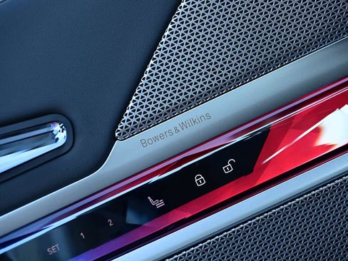 Used 2025 BMW 740i image 22