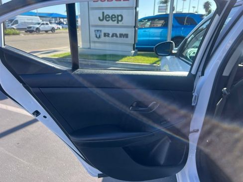Used 2025 Nissan Sentra S FWD image 32