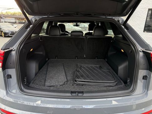 Used 2022 Volkswagen Atlas Cross Sport SE w/ Panoramic Sunroof Package image 7