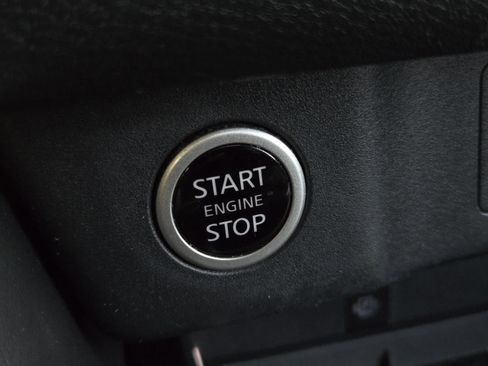 Used 2021 Nissan Rogue Platinum FWD image 34