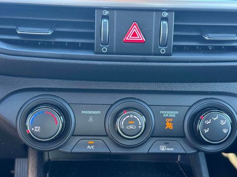 Used 2023 Kia Forte LXS w/ LXS Technology Package image 28