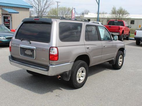 Used 2002 Toyota 4Runner SR5 image 5