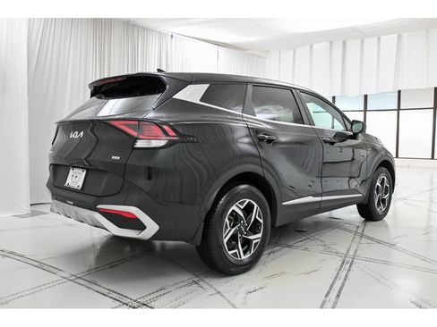 Used 2023 Kia Sportage LX image 7