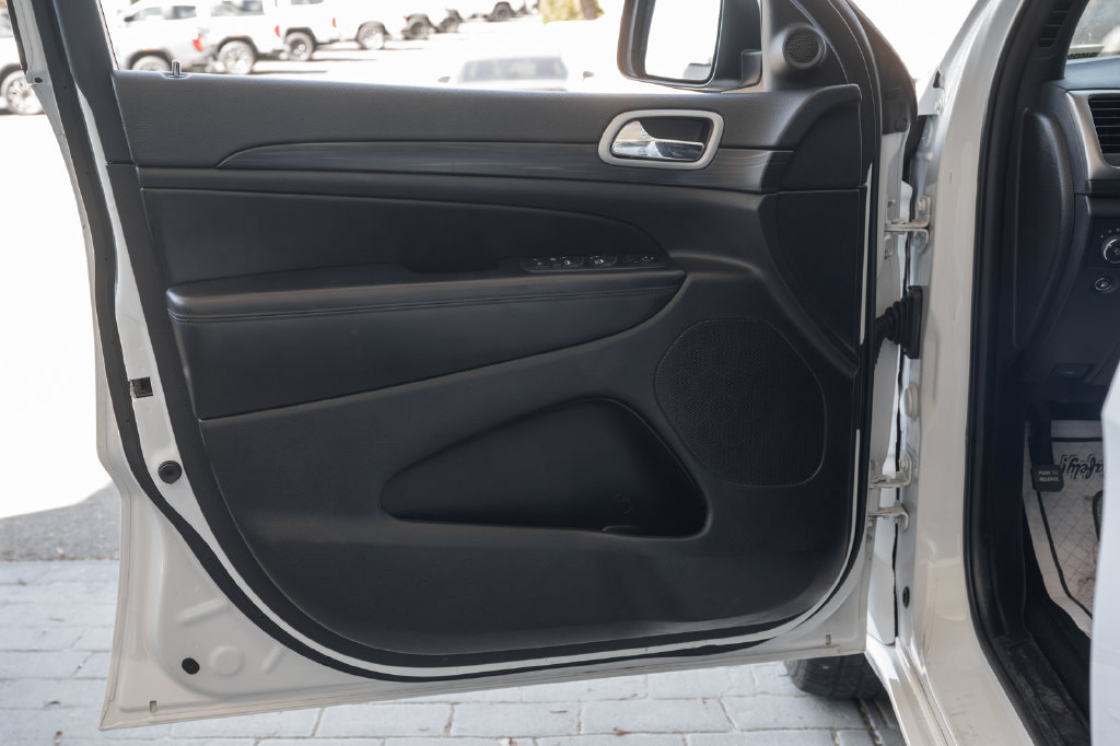 Used 2021 Jeep Grand Cherokee Laredo X RWD image 21