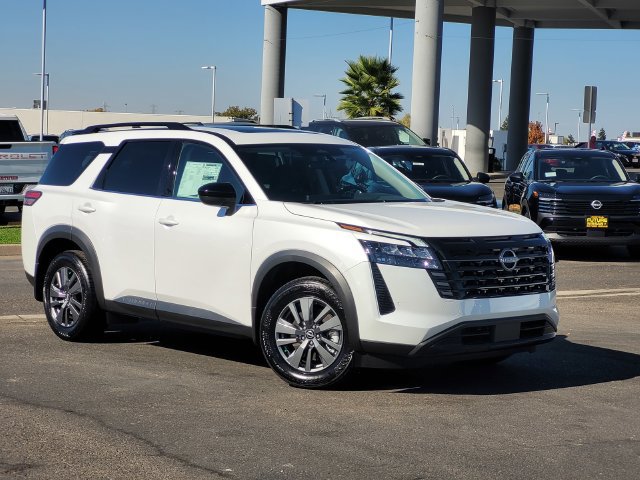 New 2026 Nissan Pathfinder SV w/ SV Premium Package AWD/4WD image 1