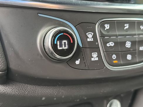 Used 2022 Chevrolet Traverse LT AWD/4WD image 28