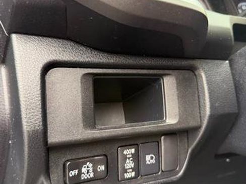 Used 2019 Toyota Tacoma SR5 image 9