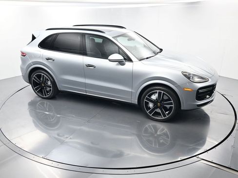 Used 2022 Porsche Cayenne Turbo image 43