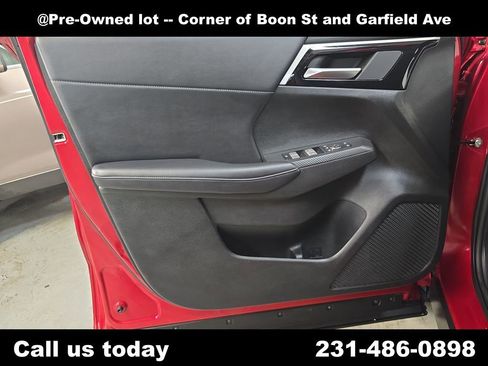 Used 2024 Mitsubishi Outlander SE AWD/4WD image 13