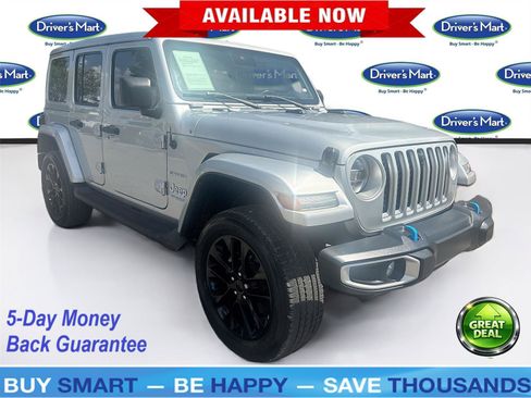 Used 2022 Jeep Wrangler Unlimited Sahara w/ Cold Weather Group AWD/4WD image 1