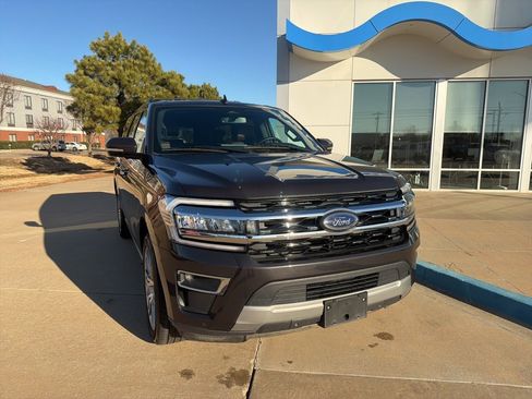 Used 2024 Ford Expedition Max Limited image 2