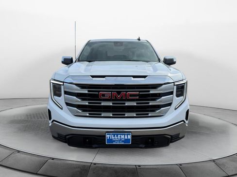 Used 2024 GMC Sierra 1500 SLE w/ X31 Off-Road Package image 2