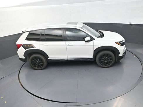 Used 2023 Honda Passport EX-L image 4