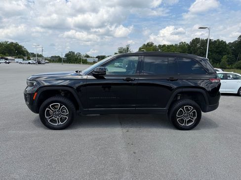 Used 2022 Jeep Grand Cherokee Trailhawk AWD/4WD image 2
