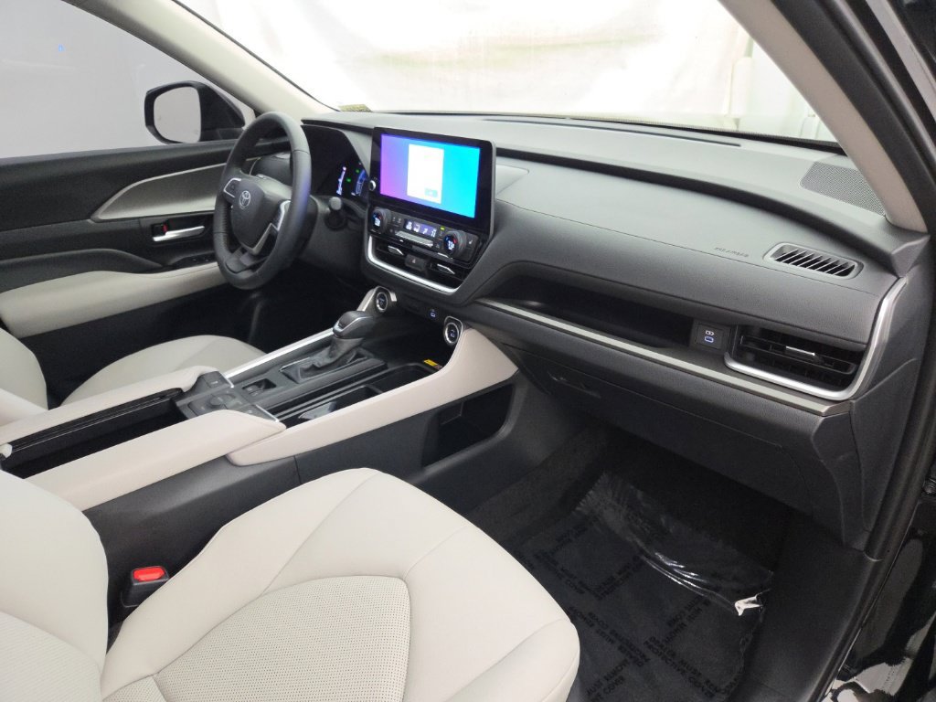 Used 2026 Toyota Grand Highlander AWD Hybrid image 15