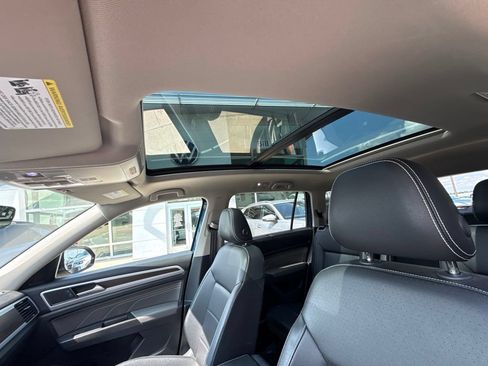 Used 2023 Volkswagen Atlas SE w/ Panoramic Sunroof Package AWD/4WD image 15