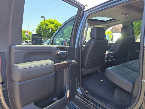 Used 2022 GMC Sierra 3500 Denali w/ Denali Ultimate Package AWD/4WD image 16