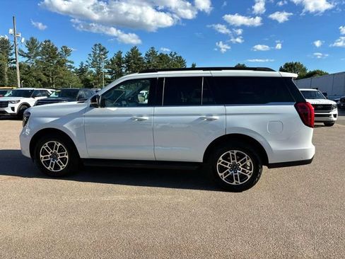 Used 2025 Ford Expedition Active AWD/4WD image 6