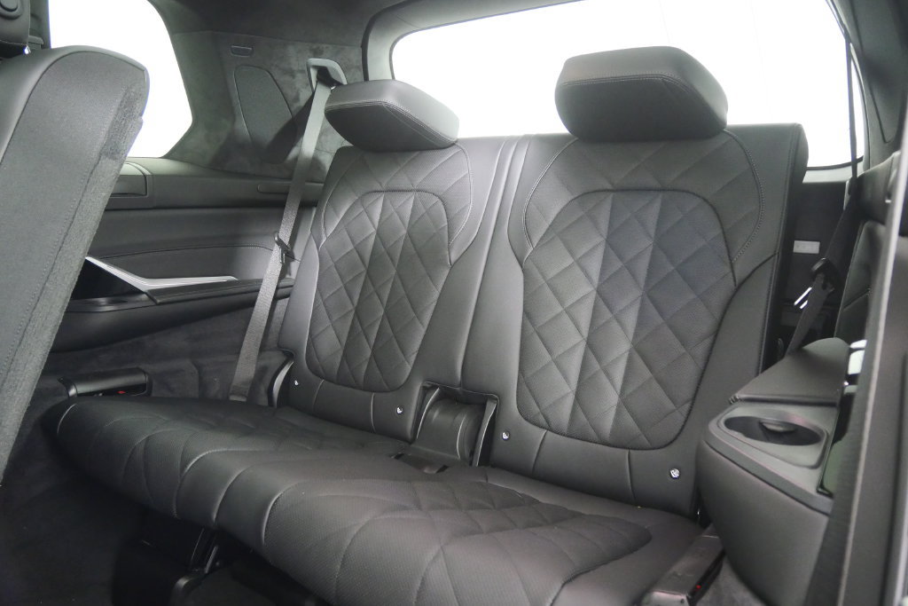 Used 2026 BMW X7 xDrive40i AWD/4WD image 19
