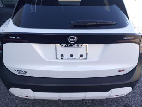 New 2026 Nissan Kicks SR FWD image 14