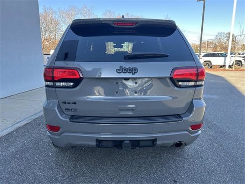 Used 2022 Jeep Grand Cherokee Laredo X image 4