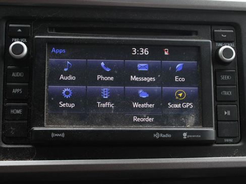 Used 2018 Toyota Tacoma SR5 AWD/4WD image 12