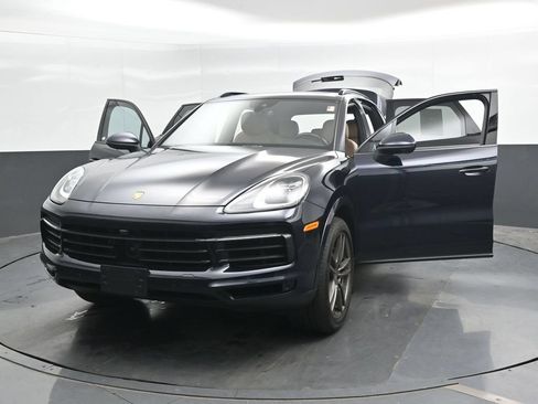 Used 2023 Porsche Cayenne AWD/4WD image 47