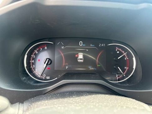 Used 2025 Toyota RAV4 XLE AWD/4WD image 16