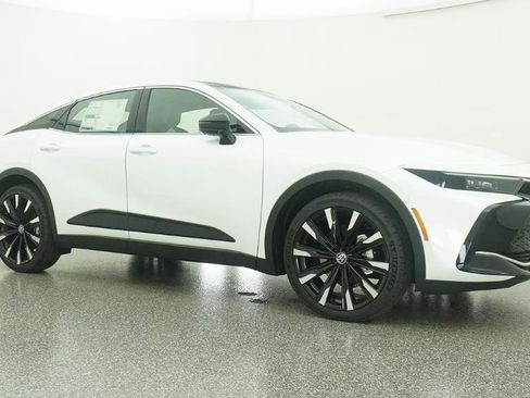 New 2026 Toyota Crown Platinum AWD/4WD image 8