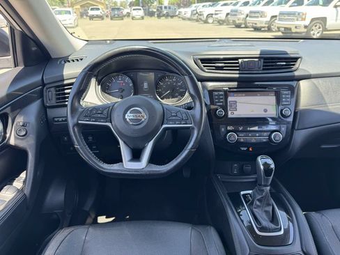 Used 2017 Nissan Rogue SL FWD image 23