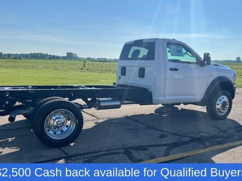 New 2026 RAM 5500 Tradesman w/ Chrome Appearance Group AWD/4WD image 11