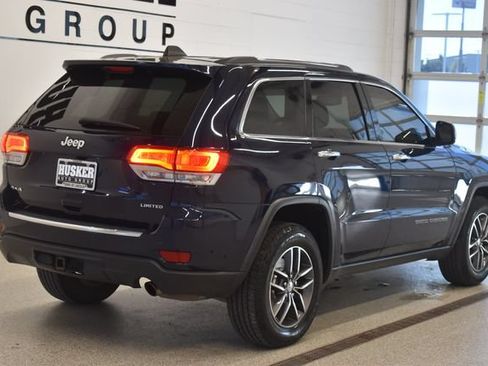 Used 2017 Jeep Grand Cherokee Limited w/ Luxury Group II AWD/4WD image 4