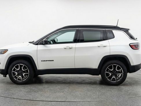 Used 2025 Jeep Compass Trailhawk AWD/4WD image 5