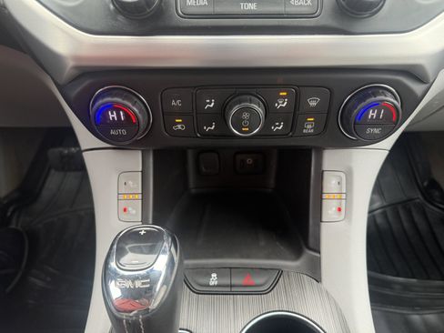 Used 2018 GMC Acadia SLT image 21