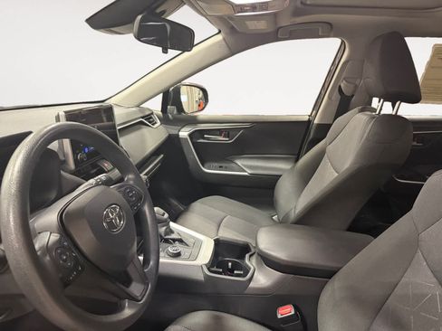Used 2025 Toyota RAV4 XLE w/ Convenience Package AWD/4WD image 10