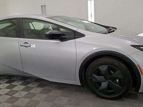 Used 2025 Toyota Prius LE image 6