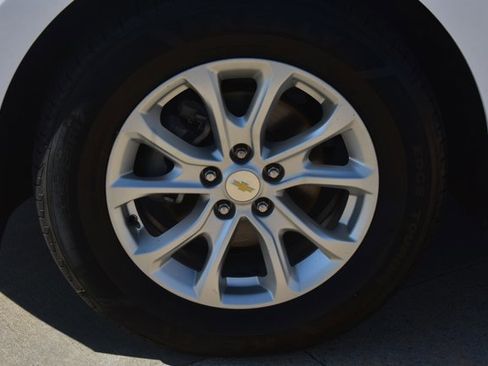 Used 2020 Chevrolet Equinox LT image 11