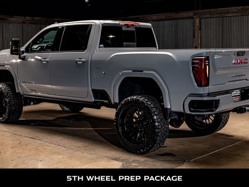 Used 2025 GMC Sierra 2500 AT4 w/ AT4 Premium Plus Package image 7