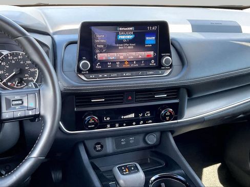 Used 2025 Nissan Rogue SV FWD image 7