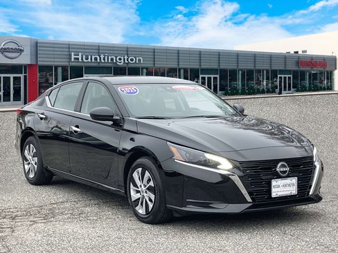 Certified 2025 Nissan Altima 2.5 S FWD image 3