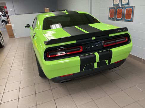 Used 2019 Dodge Challenger SRT Hellcat w/ Plus Package RWD image 10