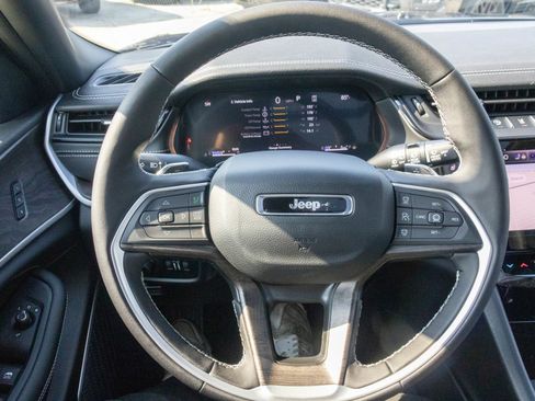 New 2027 Jeep Grand Cherokee Limited AWD/4WD image 30