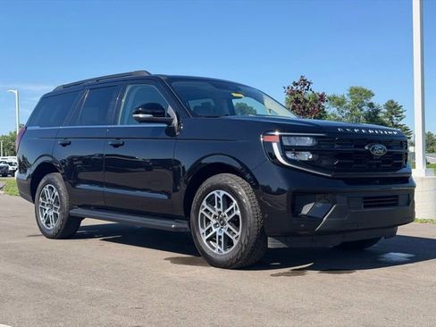 Used 2025 Ford Expedition Active AWD/4WD image 1