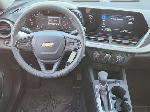 Used 2024 Chevrolet Trax LS w/ LS Convenience Package image 21